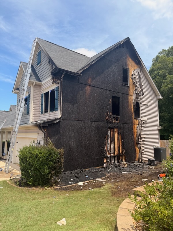 ncfirefighters's tweet photo. Delayed Post:<12:22]  7/14/2026
Clayton,NC*Residential Structure Fire* 200 blk. Sugarberry Lane, no injuries were reported, Clayton Fire Department with M/A North Side, Wilson's Mills, departments. 
3 occupants displaced. 
📸>Clayton Fire Department. 
Johnston County #FireinNC https://t.co/u1LVoQl4Xp