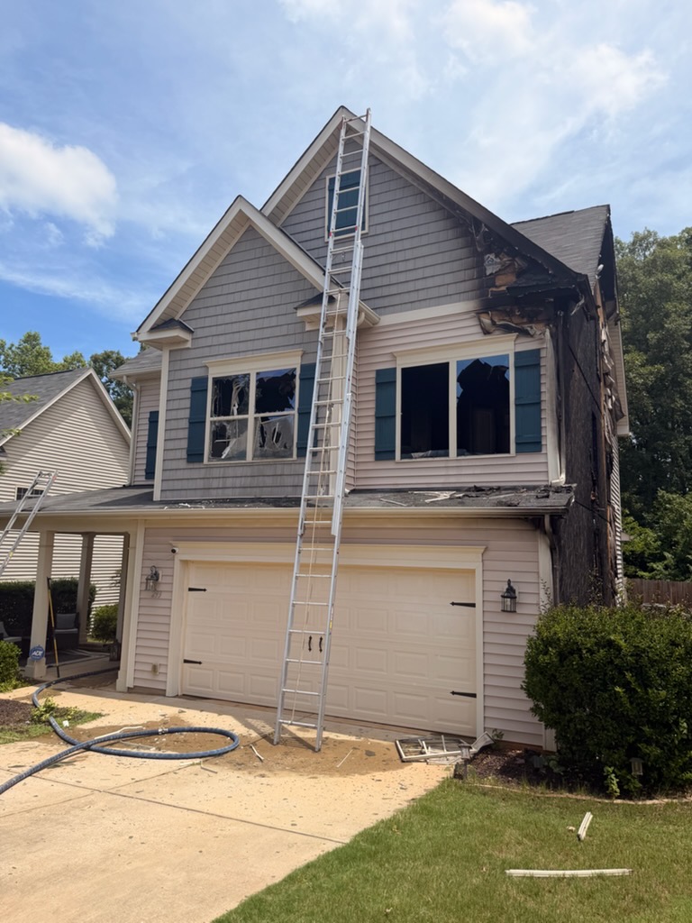 ncfirefighters's tweet photo. Delayed Post:<12:22]  7/14/2026
Clayton,NC*Residential Structure Fire* 200 blk. Sugarberry Lane, no injuries were reported, Clayton Fire Department with M/A North Side, Wilson's Mills, departments. 
3 occupants displaced. 
📸>Clayton Fire Department. 
Johnston County #FireinNC https://t.co/u1LVoQl4Xp