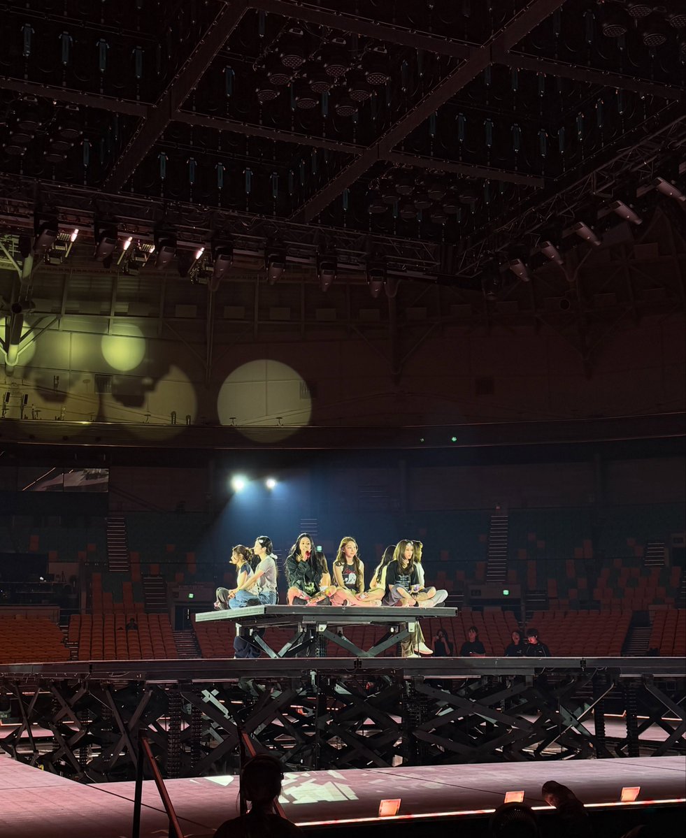 godmitzu's tweet photo. Nayeon's photo of TWICE rehearsing Be as ONE with the caption "Holding back tears" 🥺 https://t.co/ubfWGf2tPl