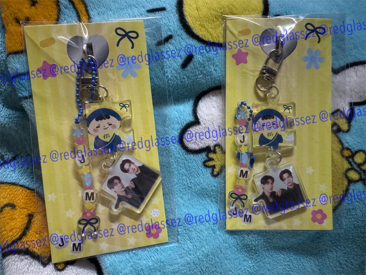 redglassez's tweet photo. ได้รับ phone buckle JuniorMark แล้วค่า ราคาน่ารัก แถมส่งรวดเร็วมาก ขอบคุณนะคะ 💛💙
#ReviweForSnowM https://t.co/hXrnn92up4