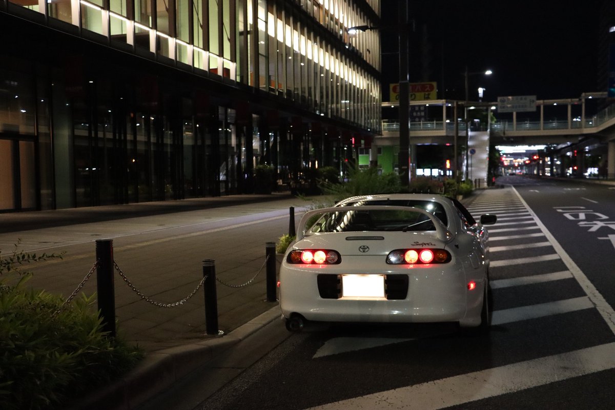 _CURE_LA_MER_'s tweet photo. ノーマルルックは夜の街が似合う。 https://t.co/qj7A4l4JNM