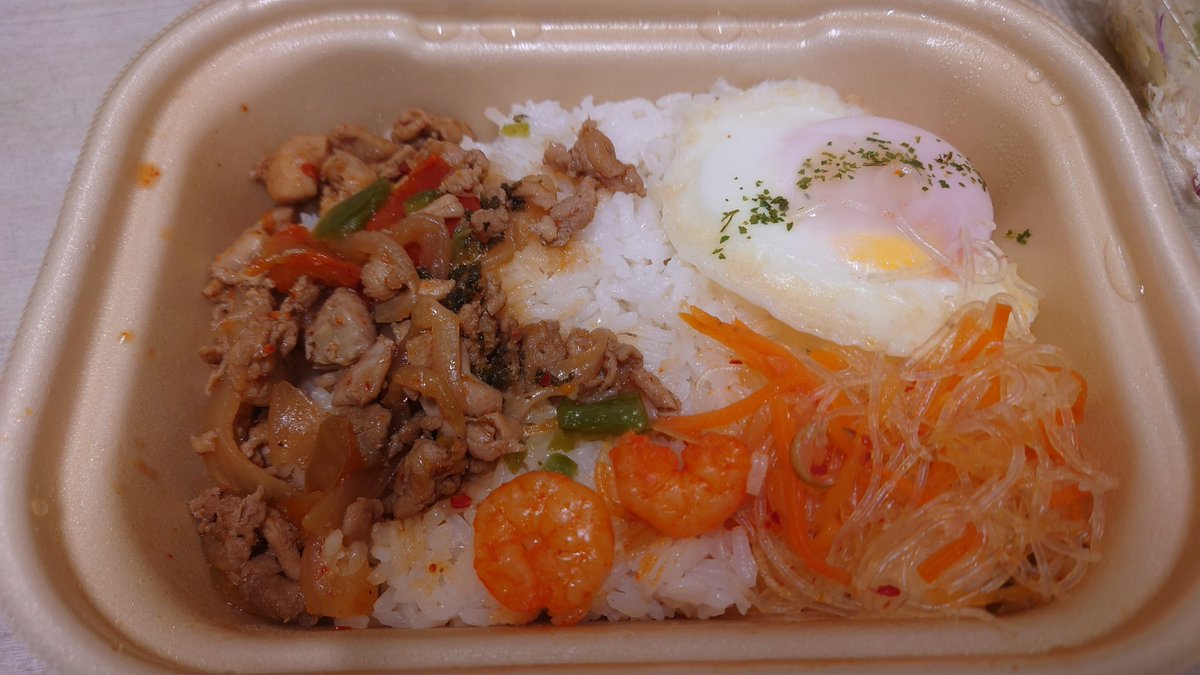 silsres's tweet photo. セブンのガパオライス中身見れないのクソすぐる🙄親子丼にしとけば良かった😇 https://t.co/xZ9odiu03o