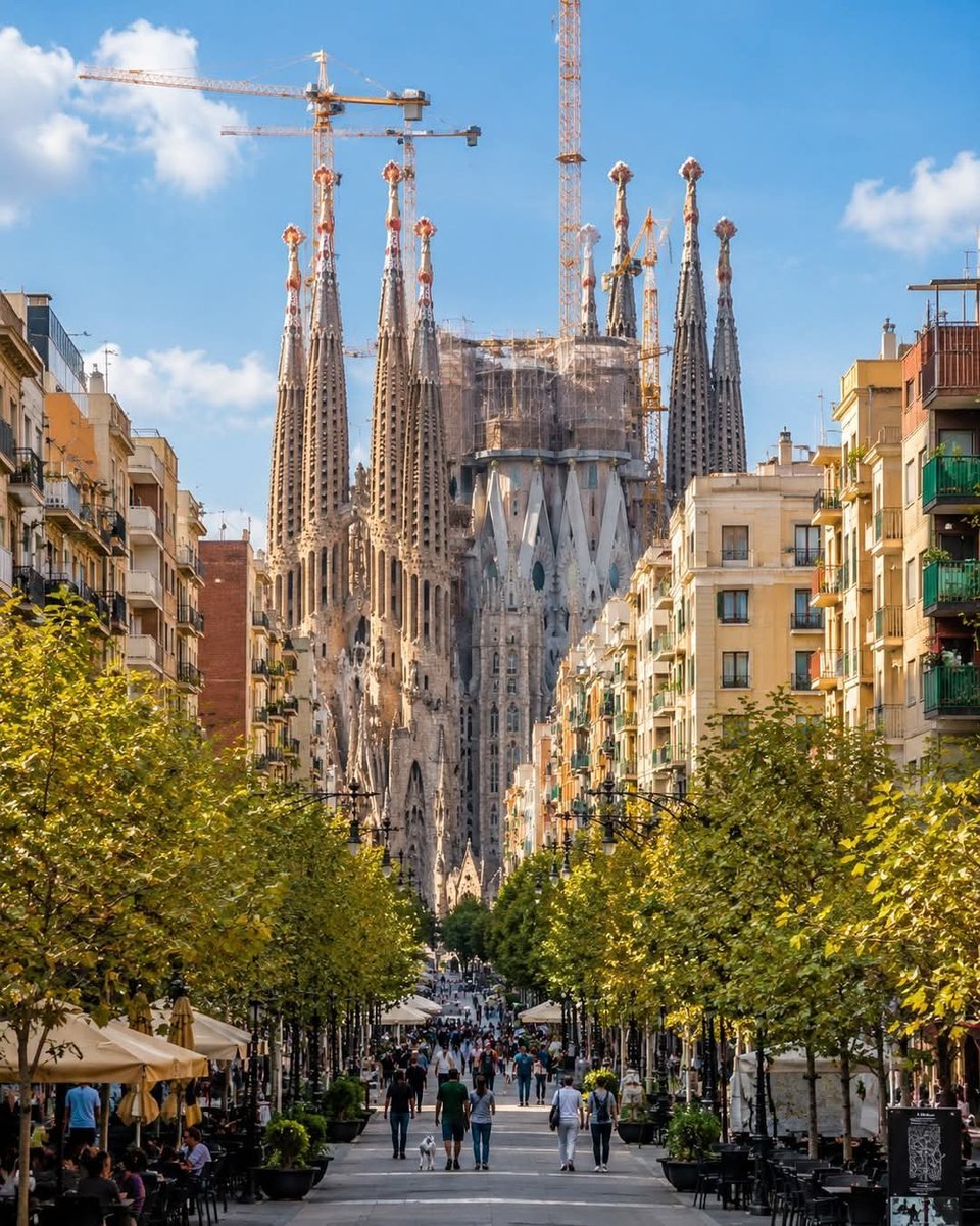 WorldplaceTRT's tweet photo. La Sagrada Familia, Barcelona 🇪🇸 https://t.co/GdMy81yNc1