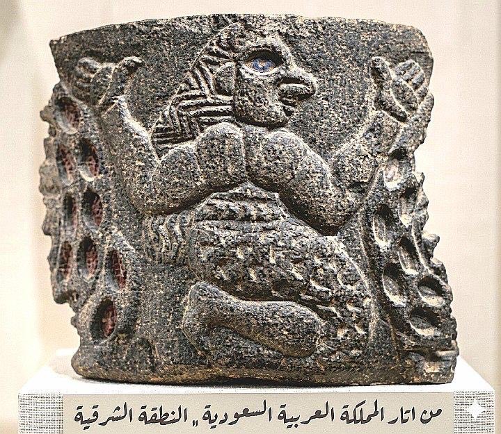 abduladeim's tweet photo. «وحش تاروت» 
هذا النحت المكتشف في جزيرة تاروت، مؤرخ في منتصف الألف الثالث قبل الميلاد. يُمثل تكوينًا راكعًا يرتدي مئزرًا حرشفيًّا. 
في الدراسات العلمية عنوانه: 
سيد الوحوش. 
خلاصته: جزء من أسطورةٍ مشتركةٍ وعلاقات وتبادل واسع بين حضارتي دلمون وبلاد ما بين النهرين.

زكي العوامي https://t.co/Hpu3G6rZGC