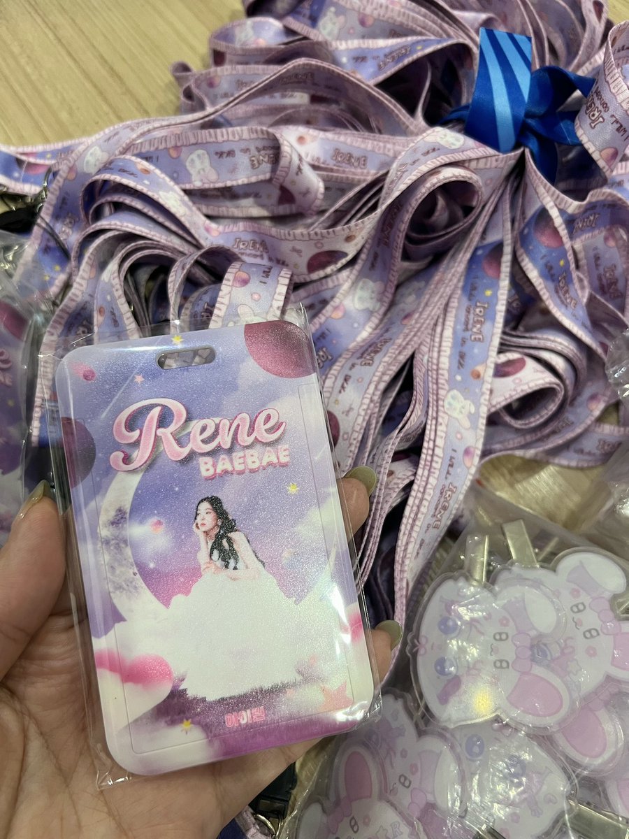 luviebearzi's tweet photo. งานจริงมาแล้วววววว 🥳

สวยมากสีไม่เพี้ยนเลย กำลังตั้งใจแพคอย่างดี มารับกันได้นะคะเดี๋ยวจะแจ้งเวลาและจุดรับอีกครั้งค่ะ ￼￼￼￼💞

#IRENE_IWILL_in_BKK ￼ https://t.co/2NSnLQpMV5