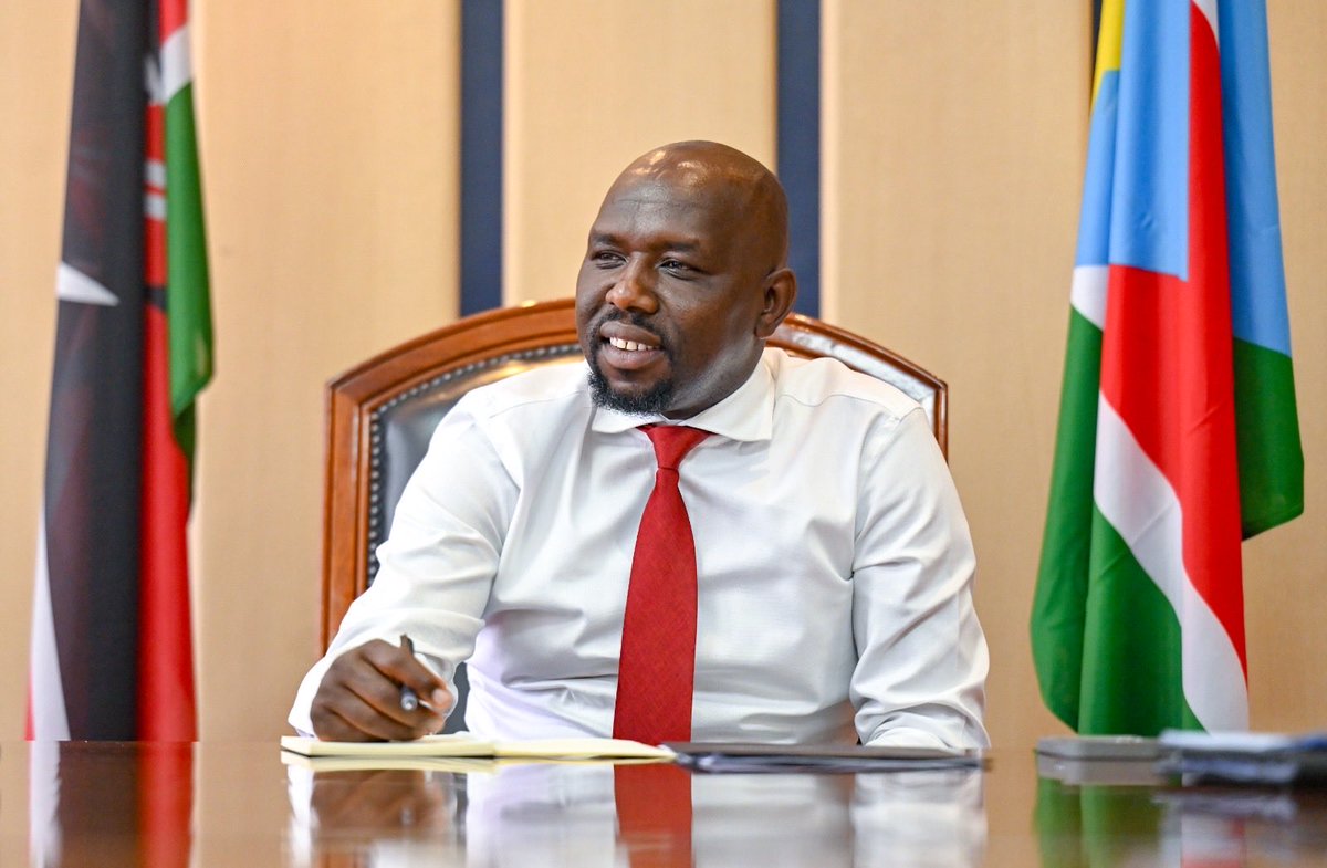 kipmurkomen's tweet photo. Kenya and the Republic of South Sudan enjoy close diplomatic ties rooted in trade, history, culture and people-to-people relations. 

This afternoon, I held a meeting with the South Sudanese Minister of Interior, Hon. Aleu Ayieny Aleu, who paid me a courtesy call. 

Our meeting focused on deepening our collaboration on border security and immigration management.