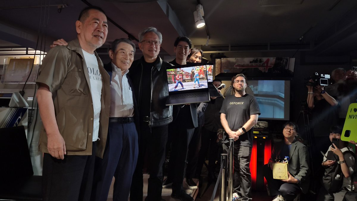 NVIDIAGeForce's tweet photo. Akihabara visit checklist for Jensen:

✅ @NVIDIARTXSpark
✅ @SEGA_OFFICIAL's VIRTUA FIGHTER CROSSROADS
✅ Gamers ready for the next round https://t.co/GfZOWl6i6Y
