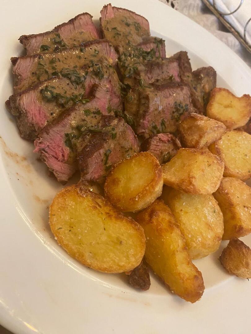 homevsfastfood's tweet photo. Filet and roasted potatoes [homemade]
#FiletNight
#HomemadeRoast
#SteakAndPotatoes
#DinnerDelight
#CafeAtHome #homecooking #food #recipes #foodpic #foodie #foodlover #cooking #hungry #goodfood #homecookingvsfastfood https://t.co/17hMzBWXKf