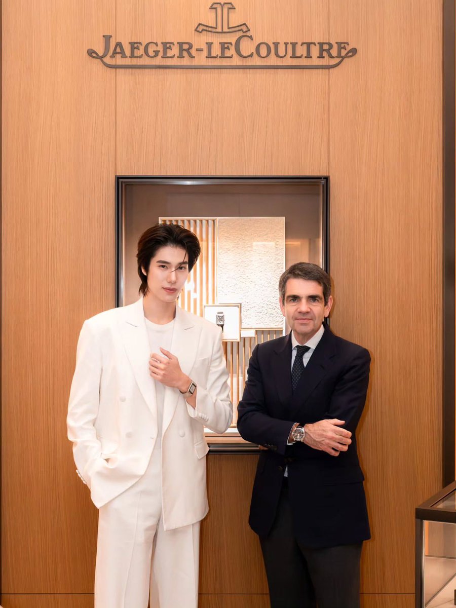 PhuwinOfficial's tweet photo. ➖ 📷 IG #phuwintang REPOST:

A meaningful celebration of timeless craftsmanship and refined artistry. Honored to be part of the opening of the new Jaeger-LeCoultre Boutique at ICONSIAM

💞 ғᴏʟʟᴏᴡ ɪɴꜱᴛᴀɢʀᴀᴍ : phuwintang
Like 🤍 Comment 💬 Share 📤 Repost 🔁

PHUWIN JAEGER LECOULTRE

❥@phuwintang🍯
#phuwintang
#JaegerLeCoultreXPhuwin
#JaegerLeCoultre @jaegerlecoultre