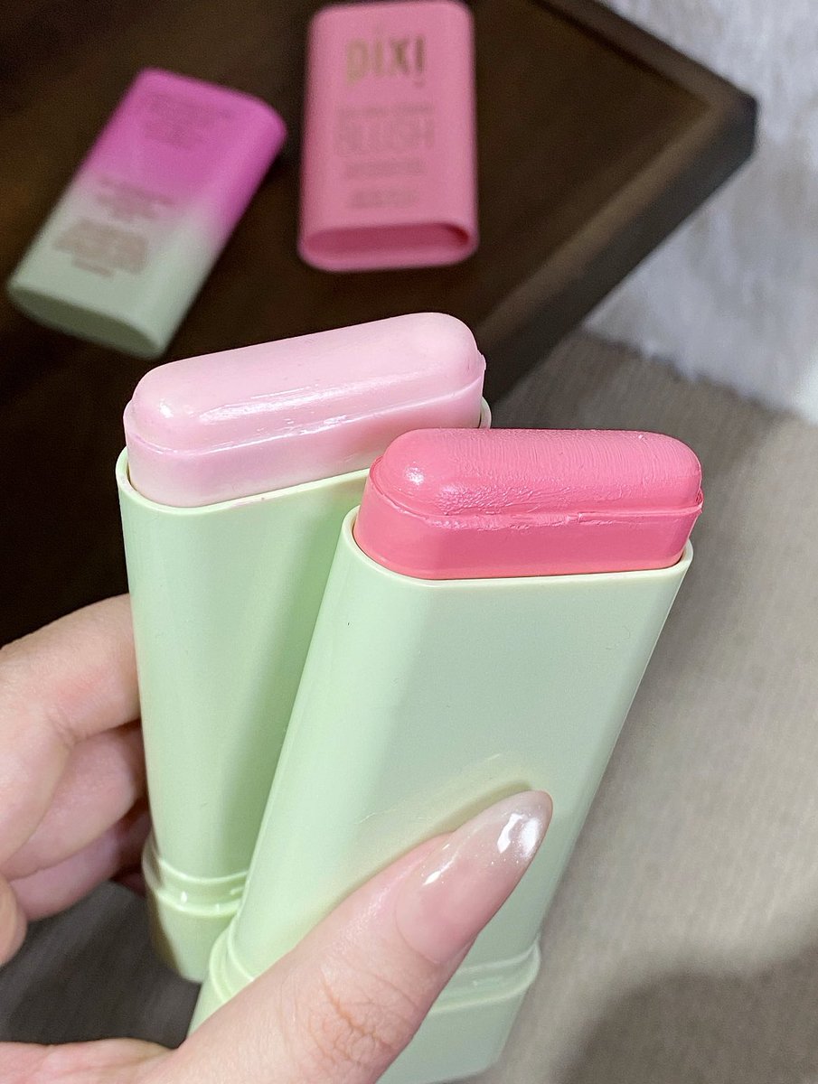 dJejingga's tweet photo. BETAPA CANTIKNYA SHADE INI 🫠💗MAKEUP AUTO KELIATAN KAYA ABIS MANDI ALIAS SEGERRR 🍓 https://t.co/h2ekEb8XfD