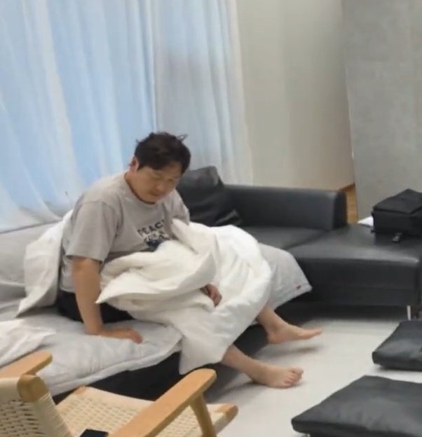 ongdan1212's tweet photo. 비몽사몽 2탄😑💤 https://t.co/93H29XsGfy