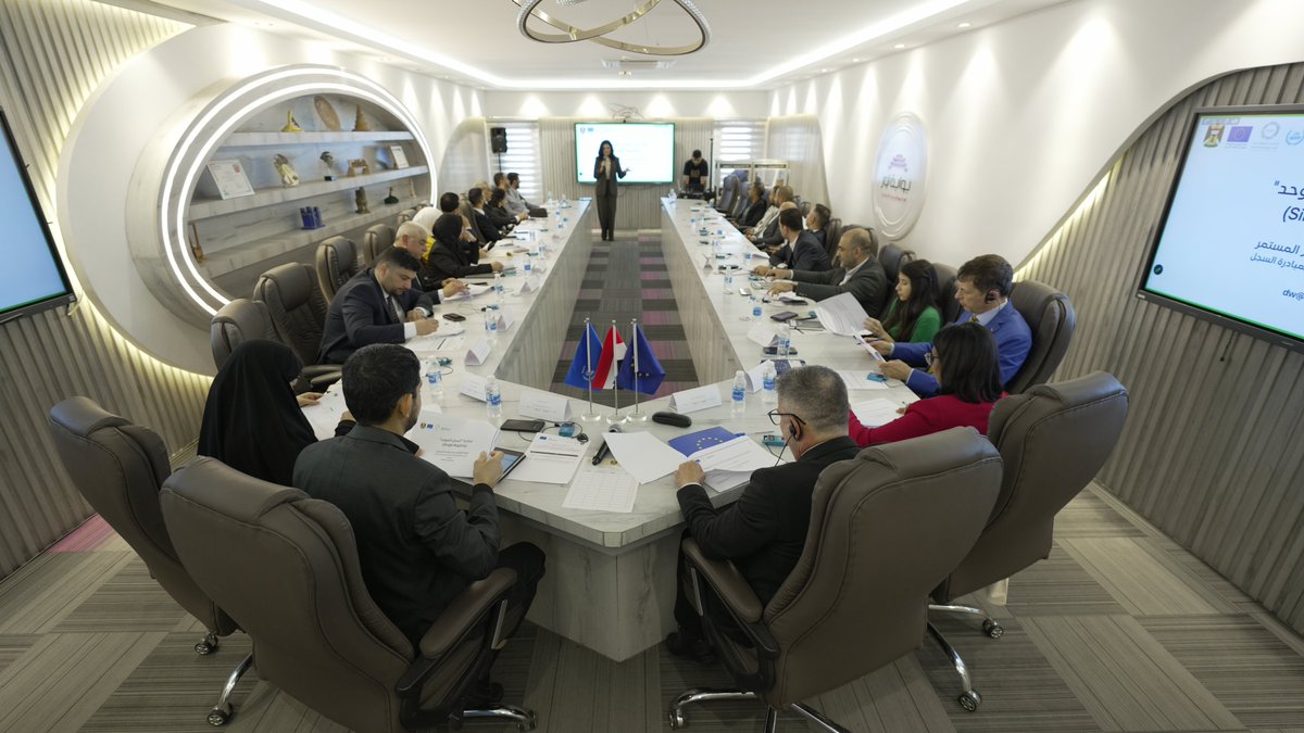 WFP_Iraq's tweet photo. مل الذي يجمع بين امرأة أرملة في بغداد. أسرة نازحة في الموصل. أو طفل ينتظر الطعام في ذي قار.ظروف معيشية مختلفة، لكن المعاناة واحدة: نظام لم يستطع أن يراهم بوضوح أو بسرعة كافية. ١/٢ https://t.co/3i7aYvEKs5