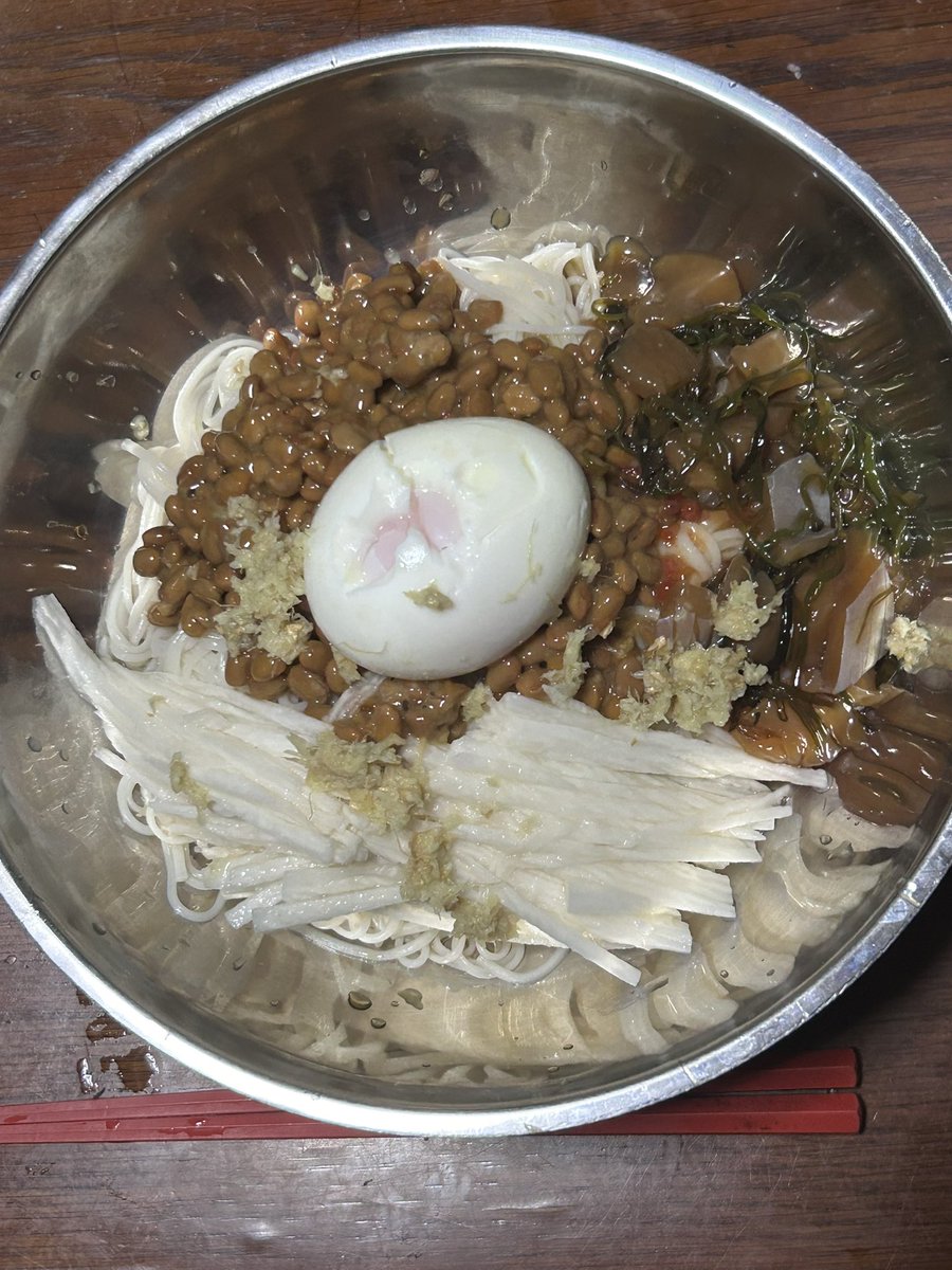 MATTARINEKOkob1's tweet photo. #晩御飯  #夜ごはん  #飯テロ  #おうちごはん  #おうち居酒屋 
遅番遅番晩御飯～、炊飯器の蓋開けるまでもなくタイマーかけ忘れなんてこった／(^o^)＼ぱんなこった＼(^o^)／なので急遽ばくだんそうめんなのす https://t.co/A5RIFxV0Ku