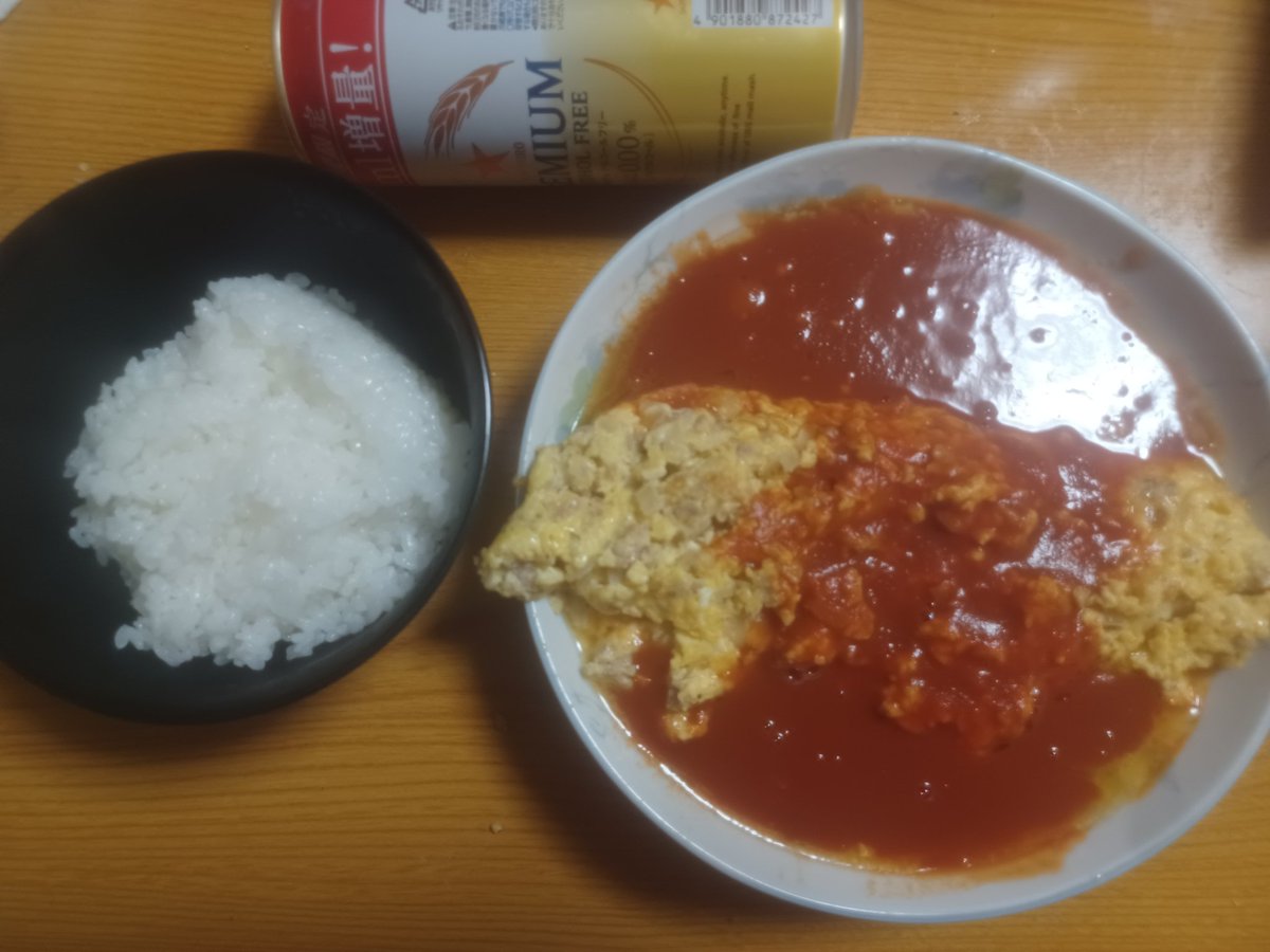 stans075's tweet photo. 7月8日の夕飯
･挽肉のチーズオムレツ

この日は簡単に挽肉のチーズオムレツを作ってみました｡
挽肉と玉葱､チーズでボリューム満点で野菜ジュースをベースにしたソースが美味い｡
#料理 #オムレツ https://t.co/YMYbXx7ZlM