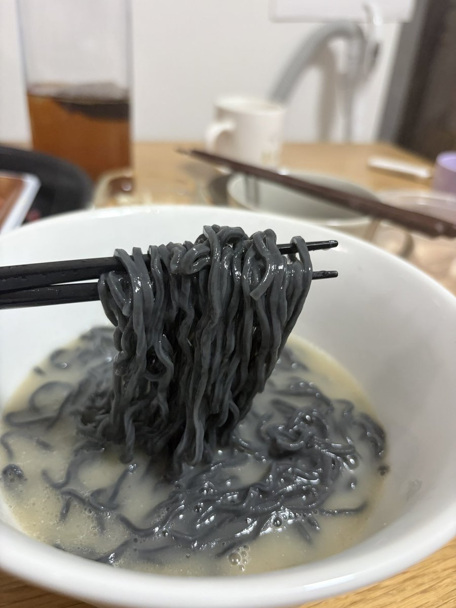 MaruxT_0518's tweet photo. すんごい!!!
うまかっちゃんな感じ…
いや、更に個性的な鼻抜け😂
美味しい(*´～｀*)ŧ‹"ŧ‹"ŧ‹"
ご馳走様でした🙏✨
子も美味しいと言っておりました☺️

@02hige さん、奥様によろしくお伝えください🙇‍♀️ https://t.co/JIpxz3Boxd