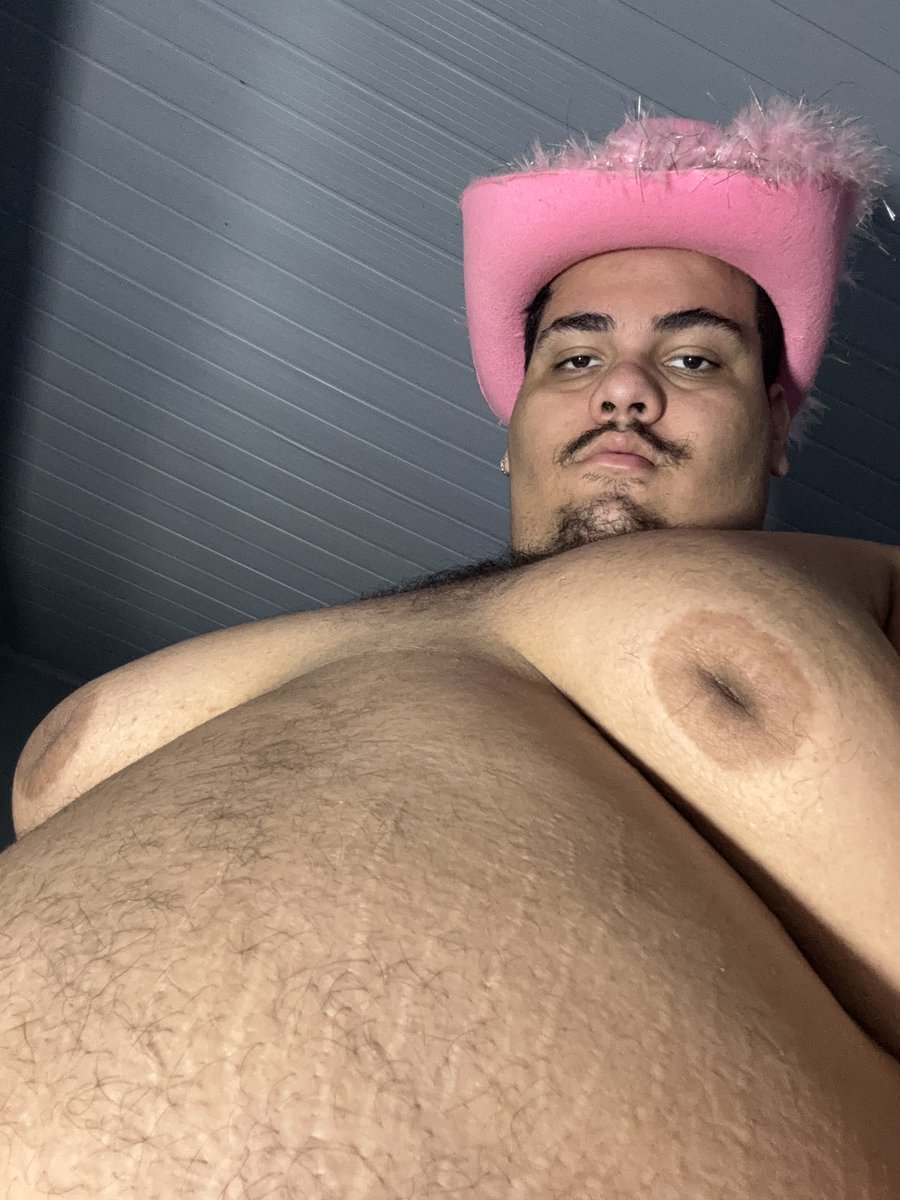 YoungChubby0's tweet photo. Who wanna suck this tits? 🥵🔥 https://t.co/ysygFx1saR https://t.co/3VcMZE164i