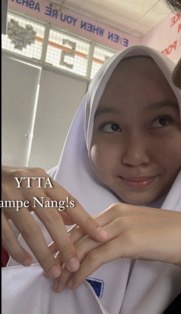 ceemacal's tweet photo. bole buat nangis budak ni
#awekmelayu #awektudung #budaksekolah #malaysia https://t.co/yCFxVC3naW