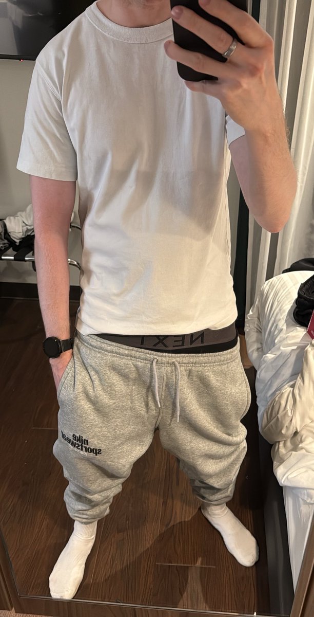CutIrishGuy's tweet photo. Who else misses sweatpants season? π
#candidnudity #boxerbriefs #boysinunderwear #circumcized #cock #cockworship #cutcocks #dick #dickslip #guyspy #briefs #mushroomhead #meninunderwear #Naked_Men #penis #bigdick #circumsexual #bushbro https://t.co/vetV28Arfr