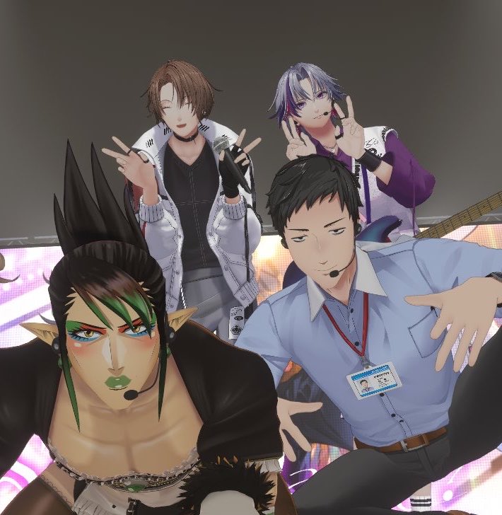 msmsron's tweet photo. お写真を撮るとき基本的にニコニコピースのkgmさん非常に愛らしい、2枚目のダブルピースとかカンスト
この人ほんとにもうすぐアラフォーなんですか https://t.co/GWa5e6uQPz