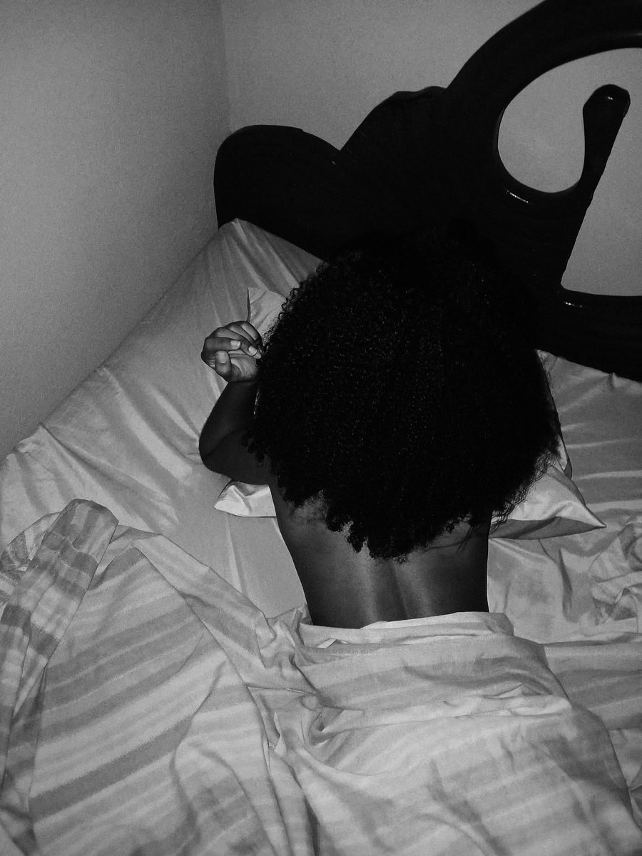 Ekritize05's tweet photo. Pa gen santiman
ki pi dous pase sa,
ke lè m reveye, epi m sonje 
gen yon moun tankou w 
nan lavi m.

Pa gen bonè
ki pi evidan pase sa,
ke lè telefòn mwen vibre 
epi se foto w ak non w ki monte 
antanke premye mesaj 
pou m kòmanse jounen m.

… https://t.co/qQV8eVWOdE