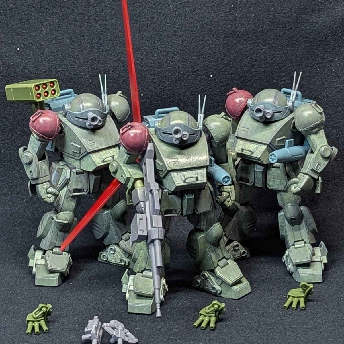 lone_wolf0515's tweet photo. は〜いレッツ模型ぃぃ

1/35 WAVE スコープドッグぅぅ
だいぶ前にチッピングまで
終わらせたヤツをいよいよ
リーマンスカッドに改修です。

バン◯イの拡張セットから
ターボカスタム用のザックほか
諸々を持ってきました。

補助兵装着ければ完成かな

⋯デカール入れたいなぁ

#ボトムズ 
#模型製作 https://t.co/6Ts1EmyzvW