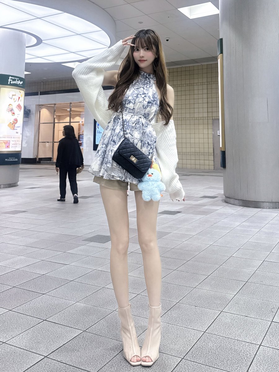 ふるあめりかに袖はぬらさじ まるで袖がないかのようだ
