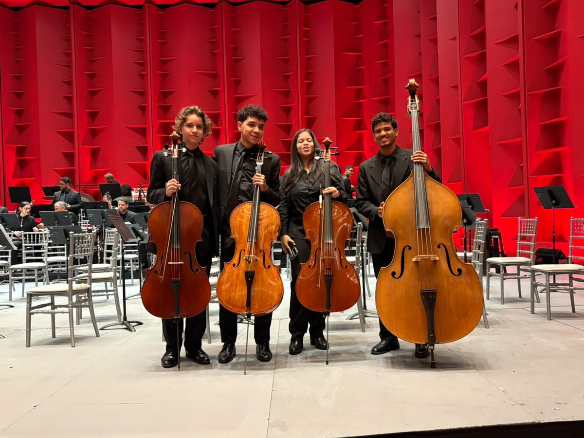 PCutural's tweet photo. Integrantes de El Sistema Punta Cana brillan junto a la Orquesta Filarmónica de Santo Domingo en el Teatro Nacional https://t.co/FBFLGcGriM https://t.co/9Qo0Vymabi