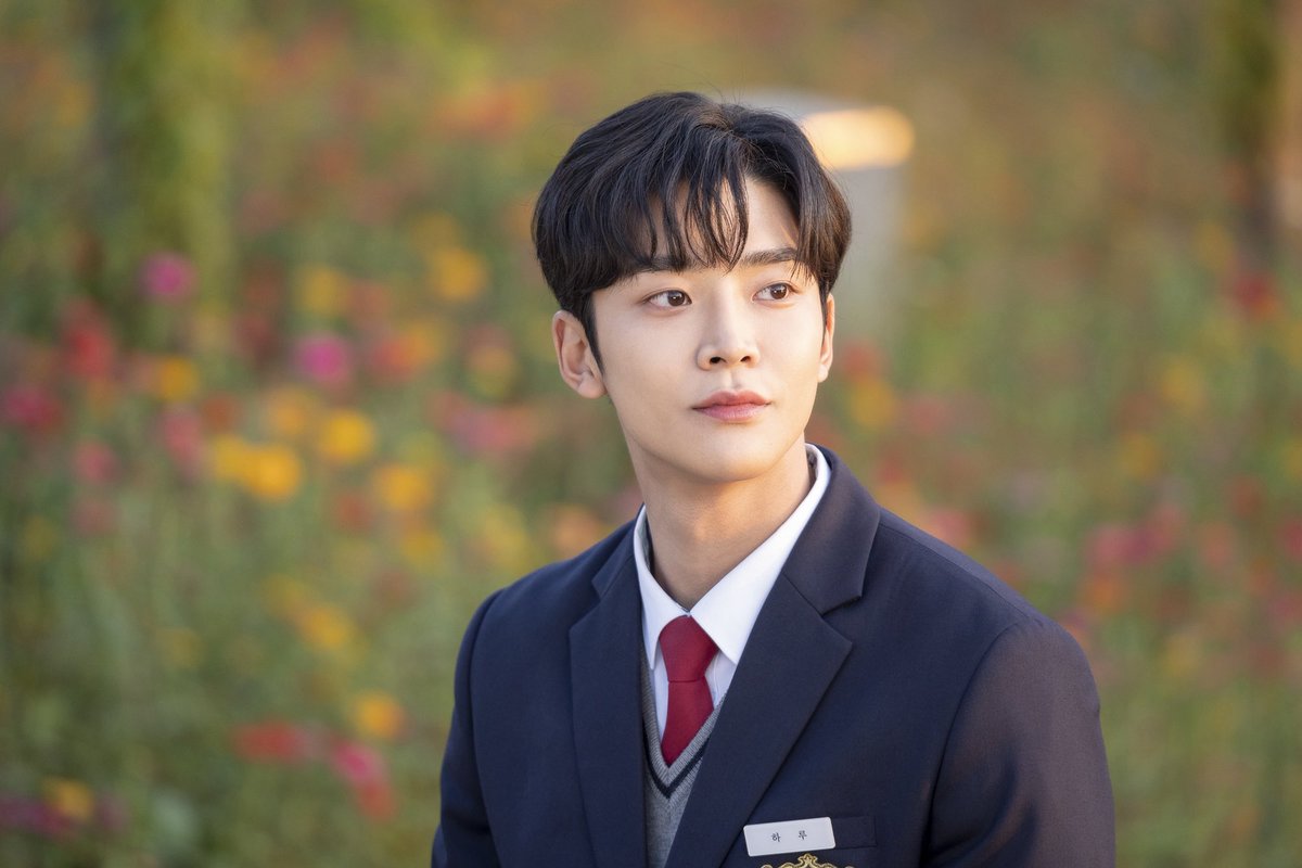 RO_WOON_0807's tweet photo. 오랜만에 생각난 어하루 
#석우 #로운 https://t.co/JOZ8SBmYr3