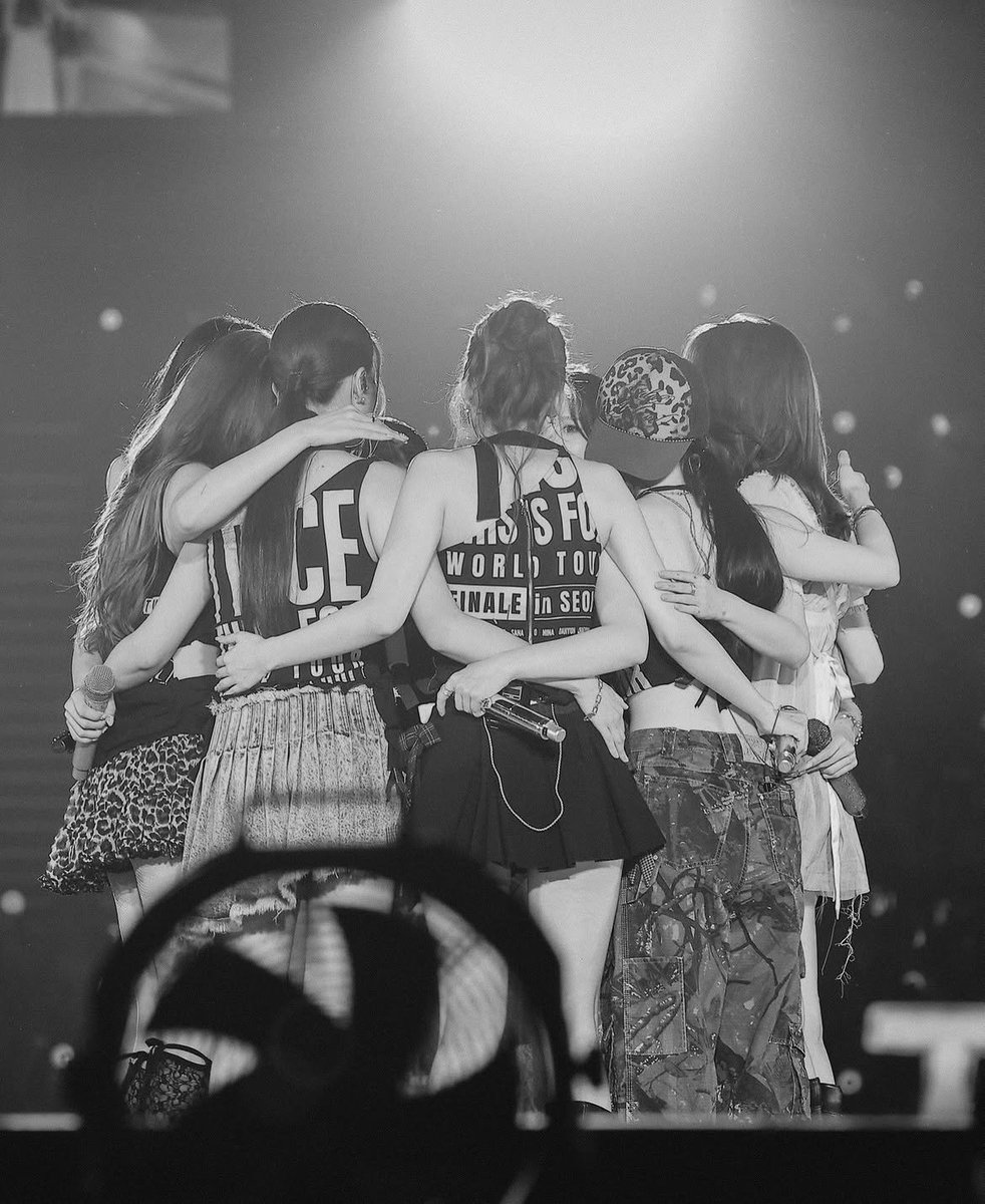 chelljyo0o's tweet photo. My heart hurts, but your health and happiness come first. We'll be waiting for all 9 again. 🤍🍭

#NineOrNone #TWICE #트와이스 https://t.co/2BmViLqCeJ