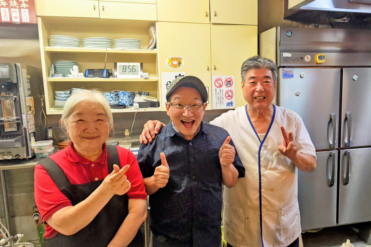 yakitoriseto's tweet photo. なんと！
春風亭昇太さんにご来店頂きました！

目配りが凄い。気配りのみならず、瞬時に空間と時間を計測判断、動きを作れる方、本当に凄い方でした！お客様なのにw

たくさん召し上がって頂いてありがとうございます。
#焼き鳥世渡 
#今治 
#今治落語 https://t.co/z5XxzOSFfc