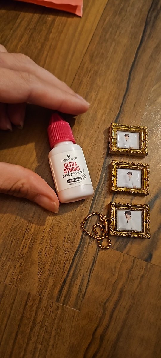 miminie_kkyu's tweet photo. not exactly the same "issue"
i made these jimin freebies and i was already worried how many people wouldn't "recognise" the inside joke, but i was still shocked that only one non-moot actually did understand and one person even asked if i had a different member 🫣 https://t.co/hcxELreGBG