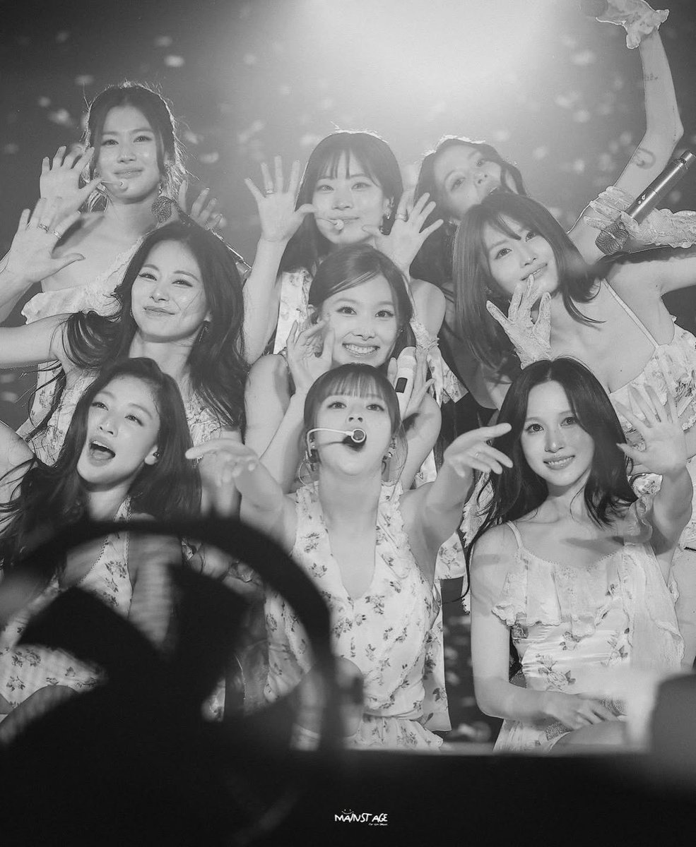 chelljyo0o's tweet photo. My heart hurts, but your health and happiness come first. We'll be waiting for all 9 again. 🤍🍭

#NineOrNone #TWICE #트와이스 https://t.co/2BmViLqCeJ