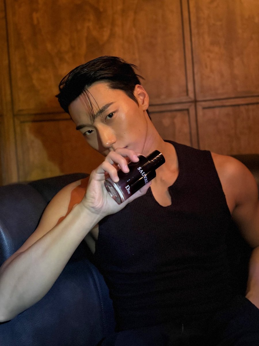 ATEEZUD's tweet photo. [📷] 260715 IG: SAN

"🌊🖤
#광고 #DiorSauvage #디올소바쥬 #디올소바쥬오드뚜왈렛"

https://t.co/2bbJX79VUE
#ATEEZ #에이티즈 #CHOISAN @ATEEZofficial https://t.co/AS2ncedn1K