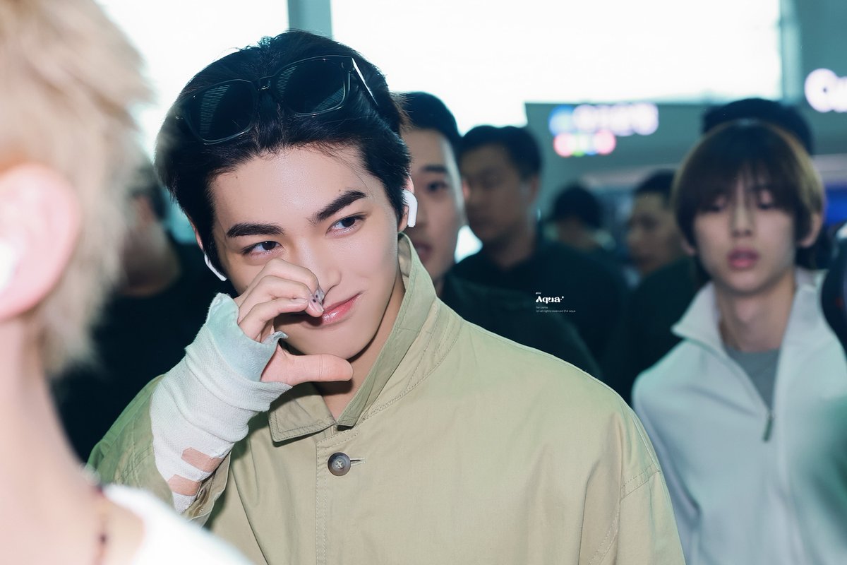 aqua_cortis's tweet photo. 260619 🫳💝
#KEONHO #건호 #코르티스 #CORTIS https://t.co/xBasm1f32l