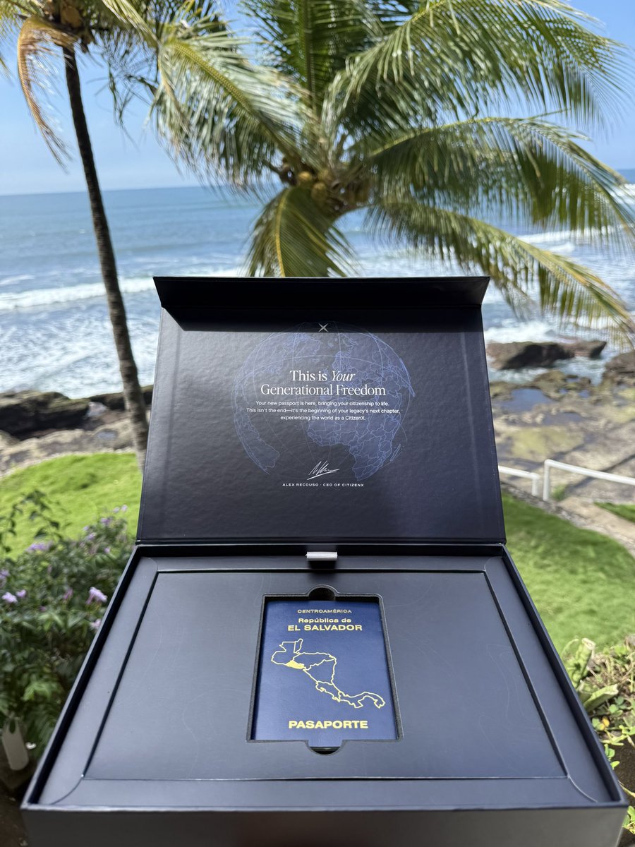 stacyherbert's tweet photo. An El Salvador passport is generational freedom.

🇸🇻🛂🗽 https://t.co/OOjWkTzRVH