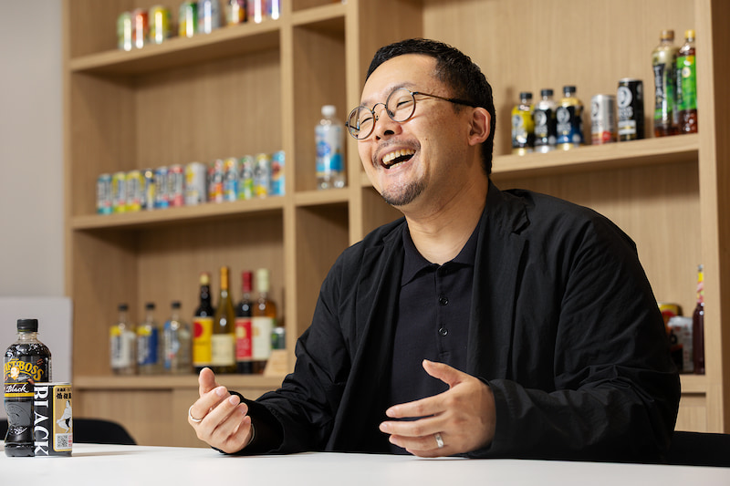 market_native's tweet photo. ＼本日の新着記事／

クラフトボスを生んだマーケターが語る「ヒットを生み出す価値のつくり方」――サントリービバレッジ＆フード 新価値創造部長 大塚匠インタビュー

「サプリを飲まない7割」にどう価値を届けるか。

クラフトボス開発の経験を活かす、新価値創造の考え方とは。

記事はリプ欄です。 https://t.co/u1we41ormc