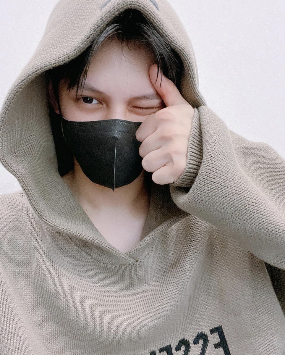 velruvaq's tweet photo. 아 미친 제발.. 고딩 제임스 너무 청순해 X발……….. https://t.co/CYAeeBrw1w