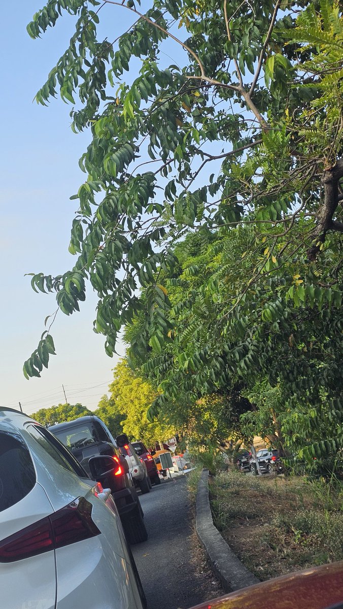 ronaldvp17's tweet photo. @paultutiven todos los días en la espol. Cero @ATM_Transito cero.
Hoy hizo el tránsito un civil. Ah pero pagamos impuestos hasta por rodar https://t.co/J9NyhD7P0F