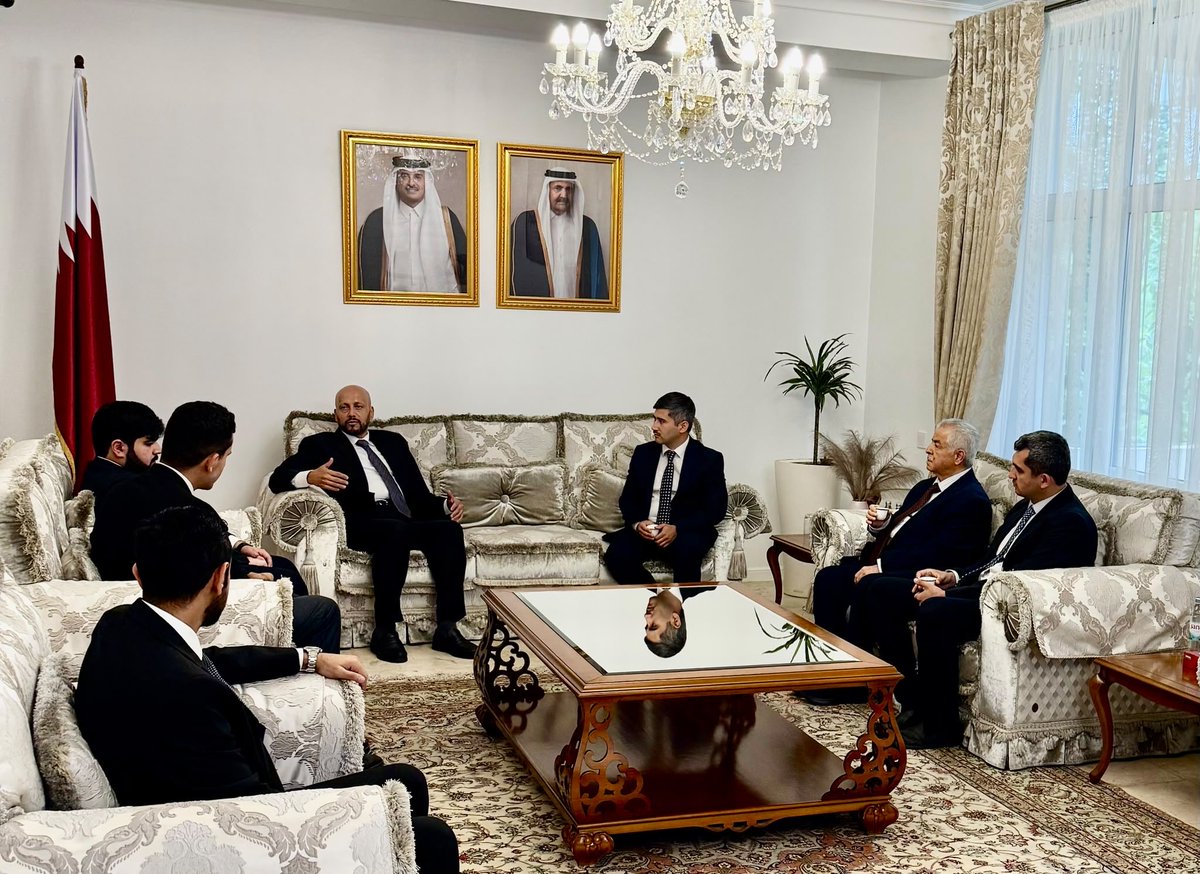 QatarEmb_Chisnu's tweet photo. وقادة الاجهزة الأمنية، وعدداً من المواطنين المولدوفيين والجالية العربية و الإسلامية، وأئمة المساجد والمراكز الاسلامي، والذين توافدوا إلى مقر السفارة لتقديم واجب العزاء في وفاة صاحب السمو الأمير الوالد الشيخ حمد بن خليفة آل ثاني https://t.co/o8jgnPNR0t