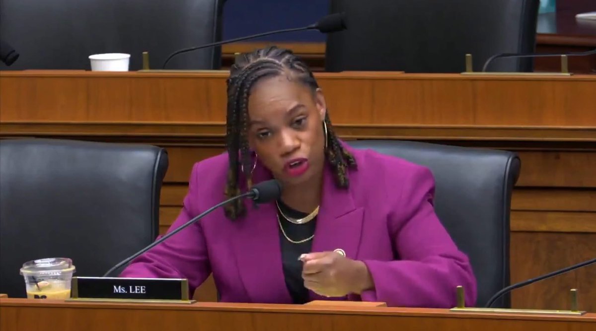 SGAnoReal's tweet photo. Rep. Summer Lee goes on an unhinged rant promoting DEI in hospitals:

"They say we should only rely on so-called 'objective standards' for medical competence, but objective according to whom... having all white male doctors is just as bad... as having all white male congressmen." https://t.co/pQKrJEaADu