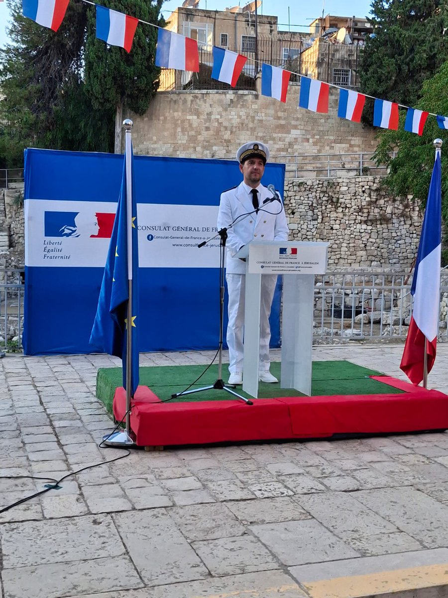 vincent_boulet's tweet photo. Aux cérémonies du 14 juillet au consulat général de France à Jerusalem avec une delegation du @PCF et la senatrice Silvana Silvani.

Après la reconnaissance par la France, il est temps de concrétiser la formation de l'état de Palestine !

Sanctions contre le gvt israélien ! https://t.co/iSJVaZKdlt