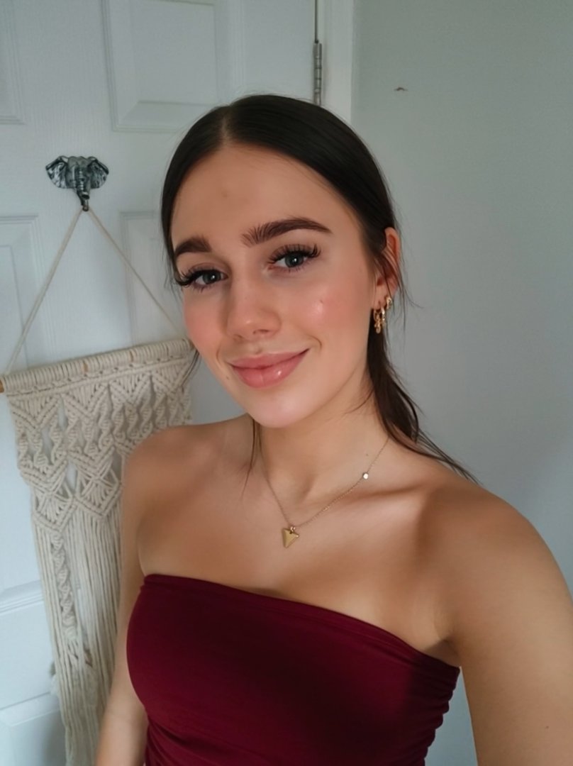 sweepysnoopy's tweet photo. Yes I’m trans 🏳️‍⚧️ am I cute? https://t.co/5prrSHkx0I