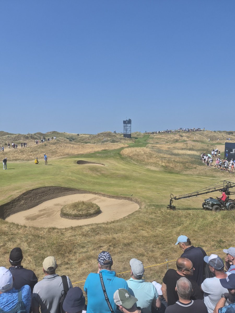 Stoolieuk's tweet photo. @BarstoolBigCat Doughnut bunker on the 7th at Birkdale for you https://t.co/ANDxTyOZHq