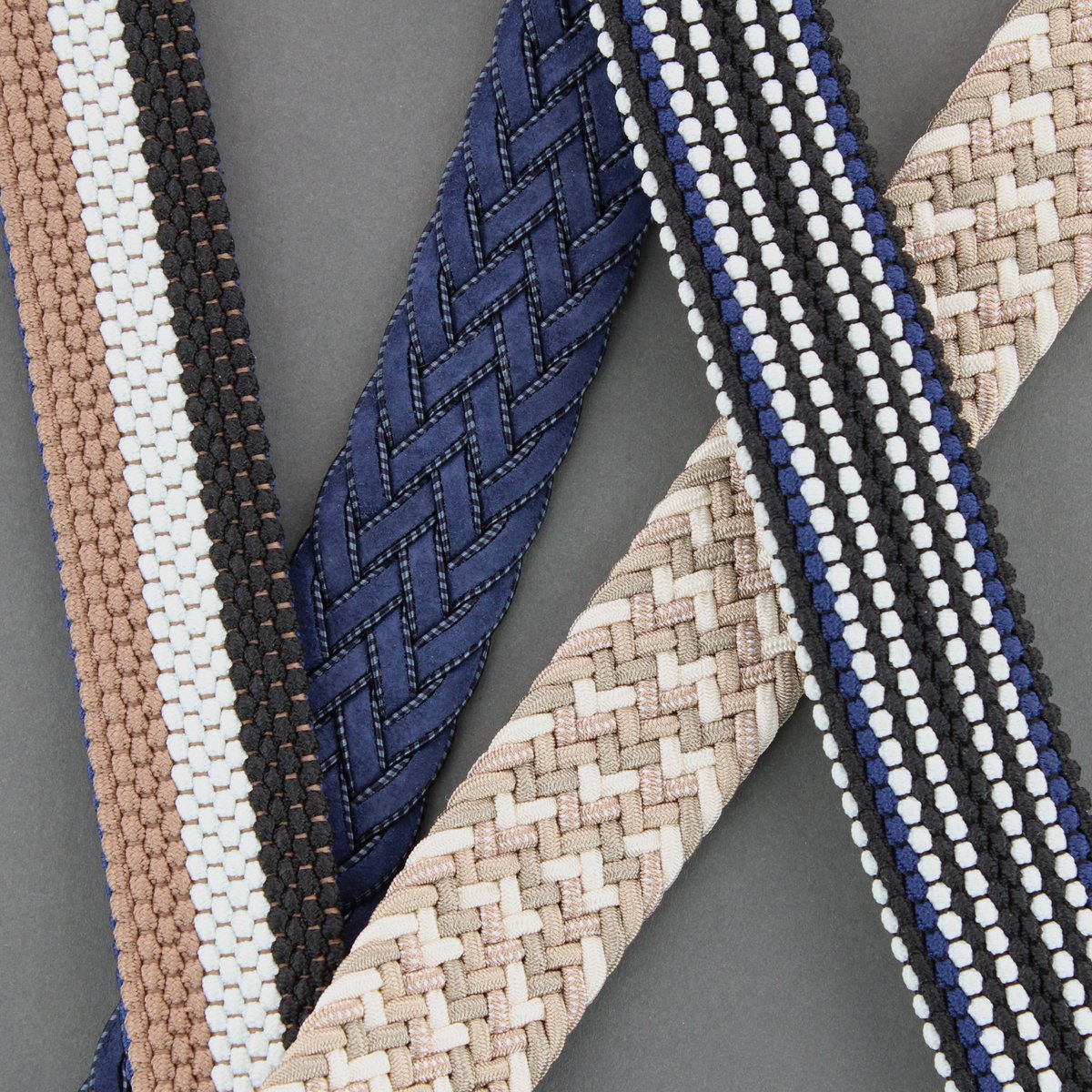Trafalgarstore's tweet photo. These elastic woven belts bring the perfect blend of casual texture and ultimate flexibility to your favorite jeans, shorts, or chinos. 👖✨

🔥 Bonus: Select styles are now part of our Semi-Annual Sale! https://t.co/bSt9PBs2xW https://t.co/2jCXVEmHgR