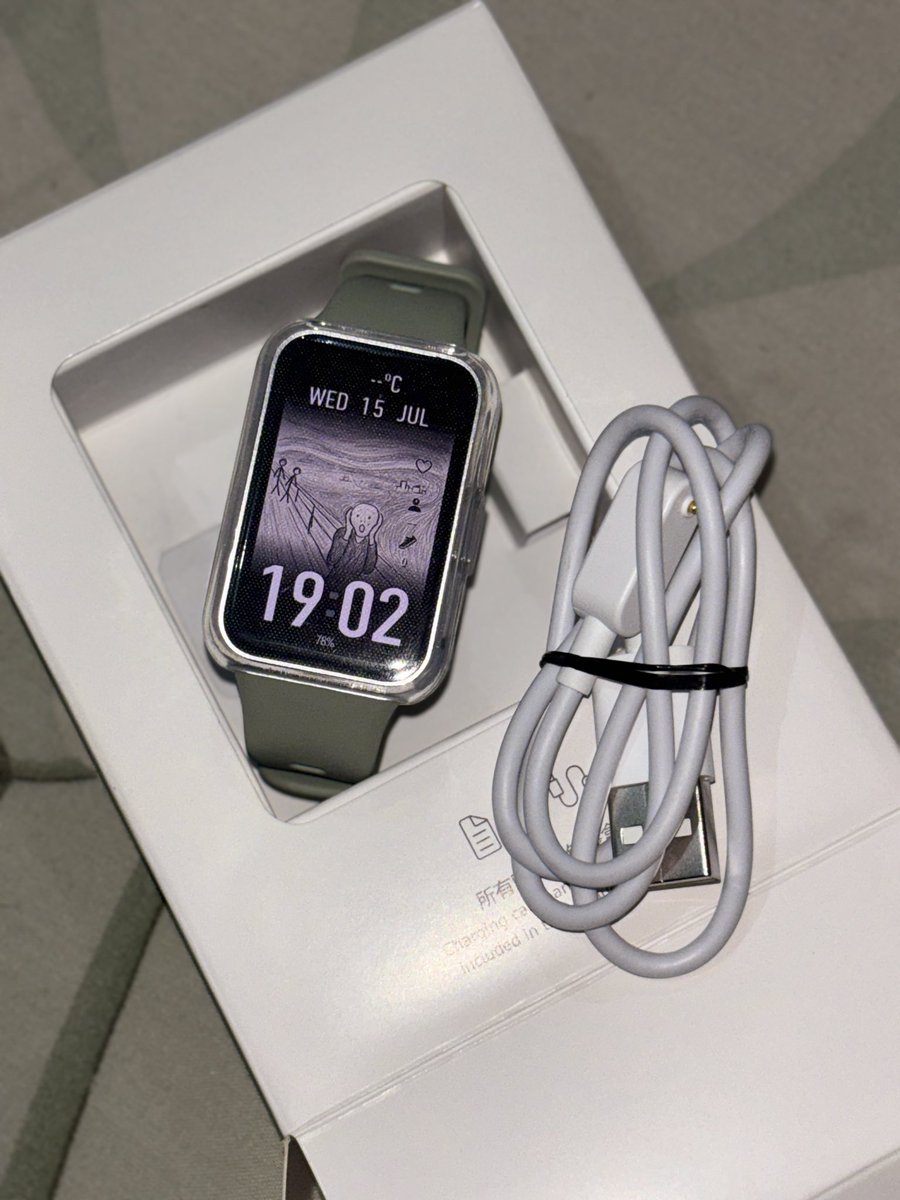 mormourz's tweet photo. #wts Huawei band 11 series (Green)

• Pemakaian belum genap 1 bulan
• Baterai awet banget, jam belum pernah masuk air, berfungsi sangat baik, dan kondisi jam msh mulus banget
(+) Box, charger
(+) Free casing

Rp,- 550.000 (nego tipis)

#zonauang #zonajajan #preloved https://t.co/Vsg0qVaPGS