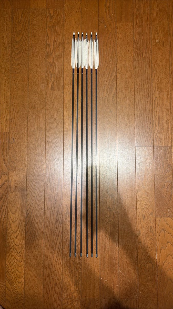 Gudmf07wc681581's tweet photo. #弓道
 EASTON3-18/560 アルミカーボンの遠的矢3万で欲しい人いませんか？
重さ22g
長さ94cm
6本
特に目立った傷はありません。
近ければ手渡しも可 https://t.co/7FTmegiXKQ