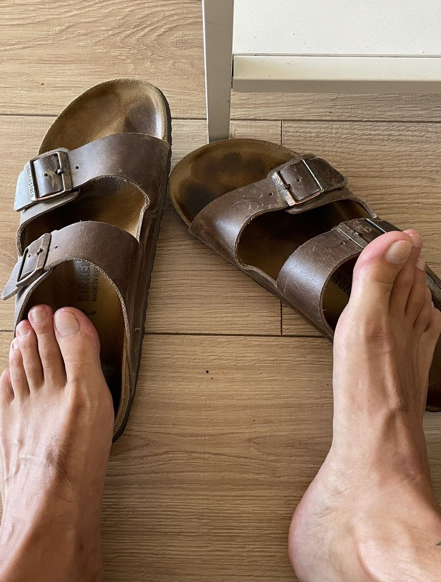 TheMasseurES's tweet photo. I love summer for the sandals! 

#massage #footmassage #feetmassage #malefeet #barefeet #manfeet #menfeet #footfetish #feetworship #gay  #feetfetish #straight #gayfeet #straightfeet #flipflops #havaianas #ankle #sole #soles #solefetish https://t.co/ZcGpI6RBUk
