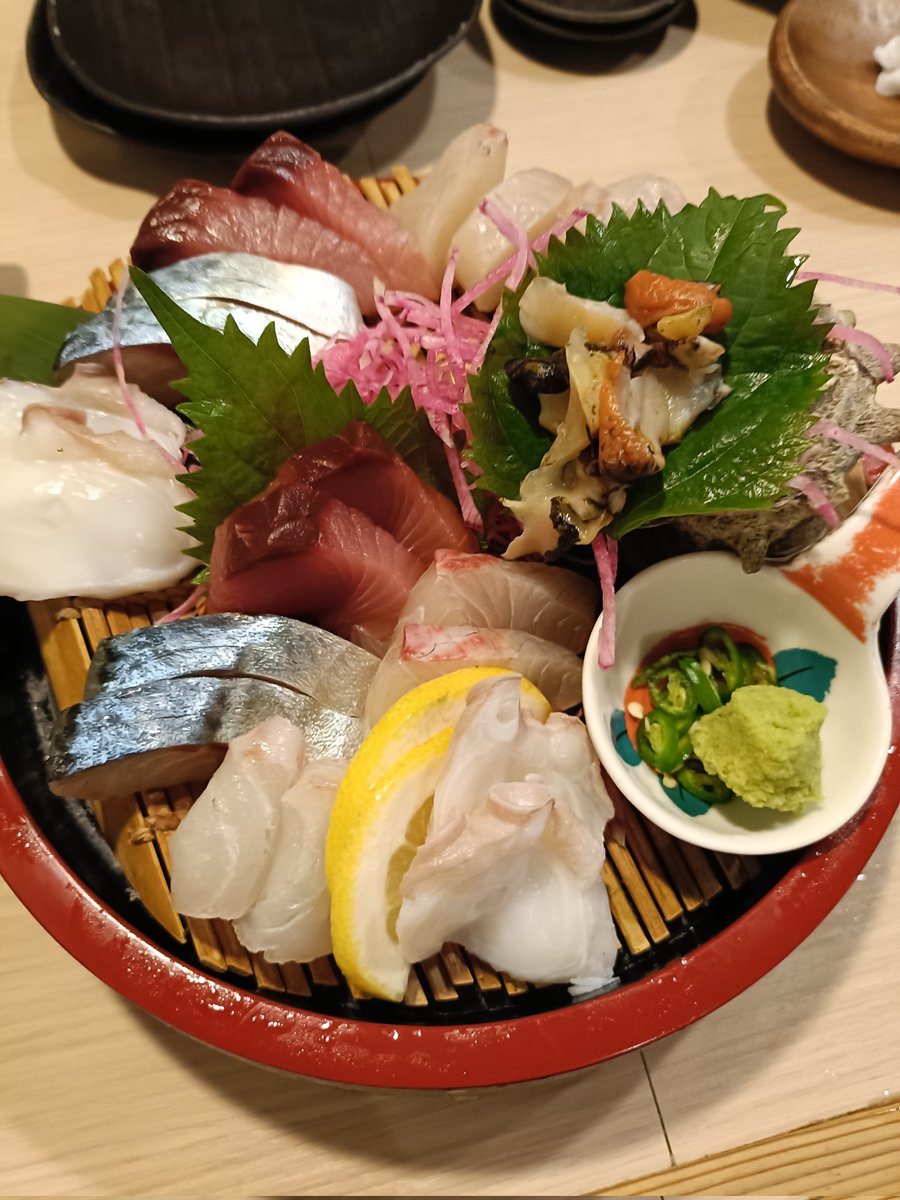 uzncom's tweet photo. 山笠の時期の福岡は特に活気があっていいなぁ。メシも相変わらずウマい！ https://t.co/vbjomzskD7