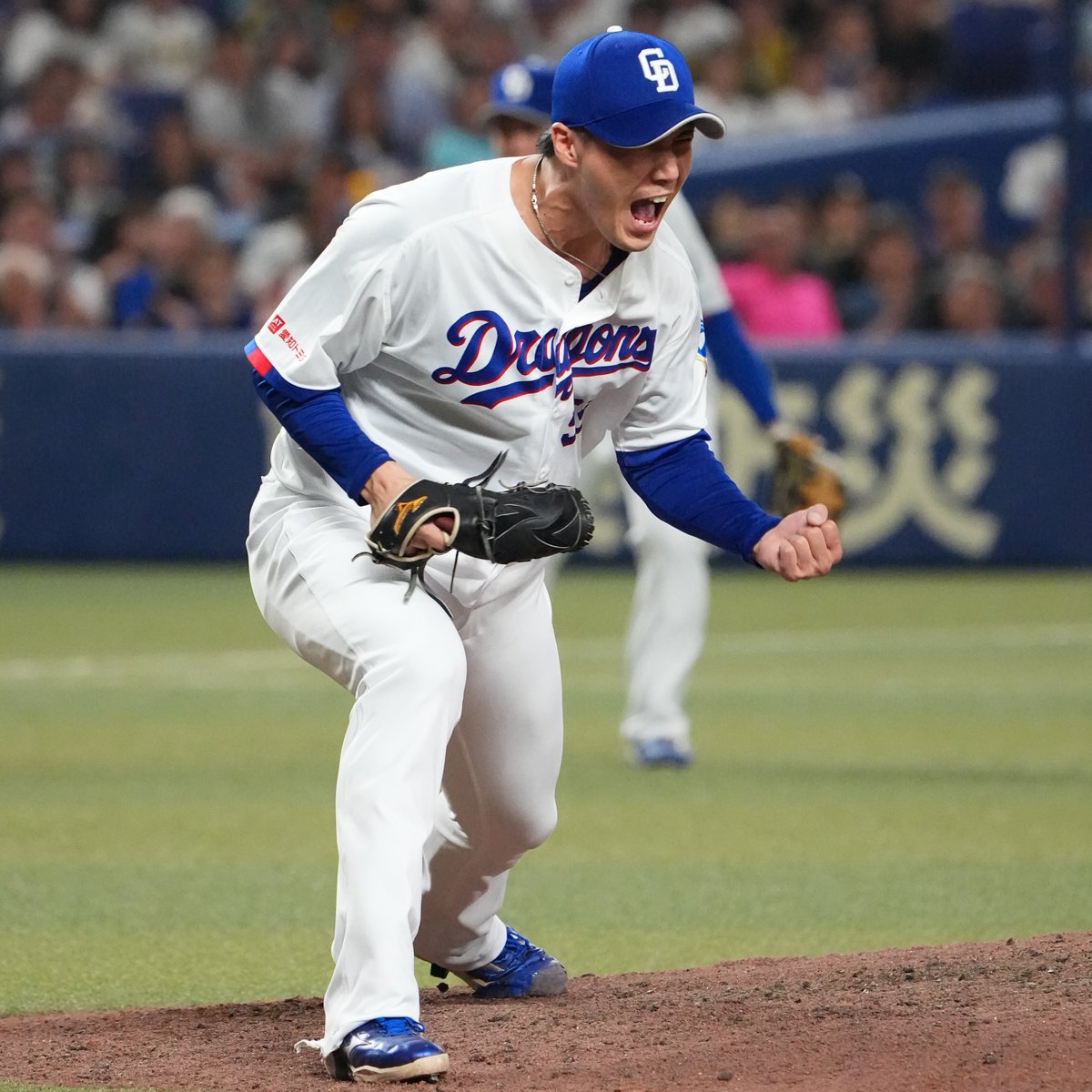 DragonsOfficial's tweet photo. ／
＃JERAセ・リーグ 速報⚾️
＼
中６ー５神
本日の ＃月間JERAセ・リーグAWARD ノミネート選手はこちら✋
８回表、１点差の２死満塁の場面で登板し、三振を奪った ＃齋藤綱記 投手です。
ノミネート選手はこちら　https://t.co/6Kn01LIDuo
JERA協賛特設ページ　https://t.co/n6PQVjYdeS
#JERA 　#灯セ
#どらほー