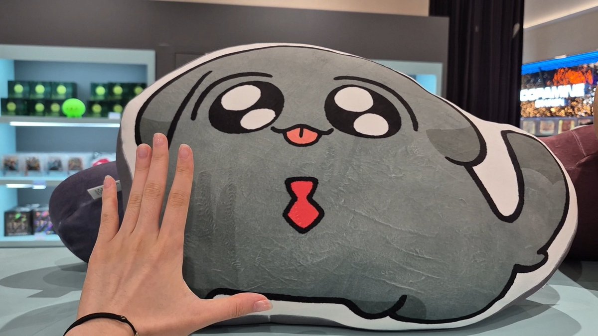 walnutcakes071's tweet photo. 말랑쿠션 실물 크기 https://t.co/5O00DEmH5r
